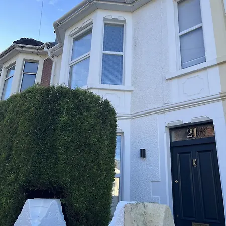 度假居 Restored Victorian With Private Garden *