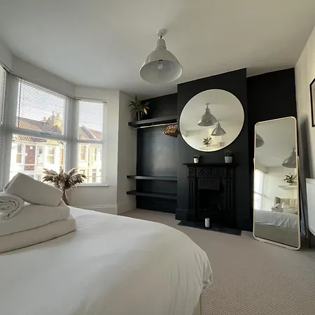 Restored Victorian With Private Garden 度假居 *