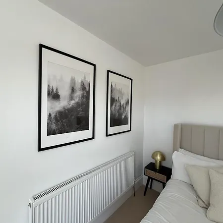 Restored Victorian With Private Garden