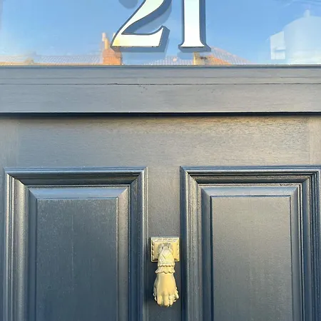 Restored Victorian With Private Garden * Bristol