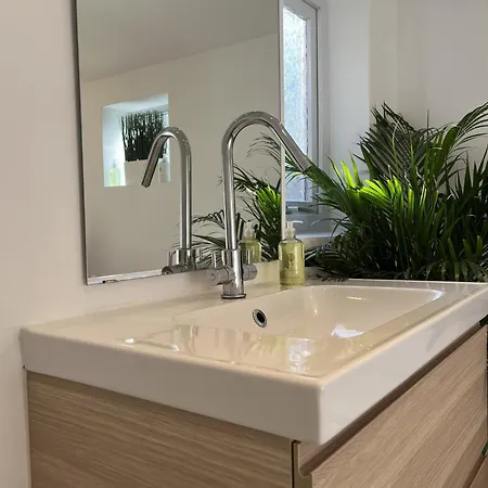 Restored Victorian With Private Garden بيت للعطل