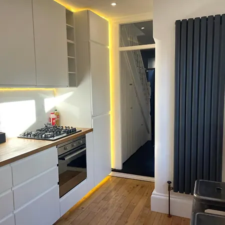 Restored Victorian With Private Garden Сasa de vacaciones