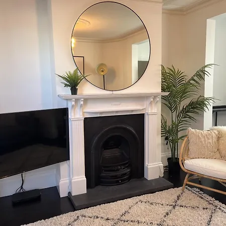 Holiday home Restored Victorian With Private Garden *