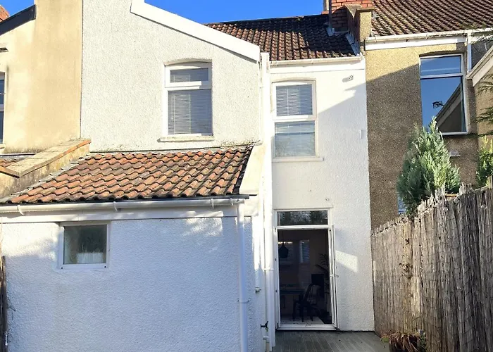 Restored Victorian With Private Garden *