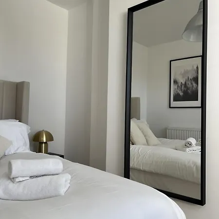 Restored Victorian With Private Garden Tatil Evi *