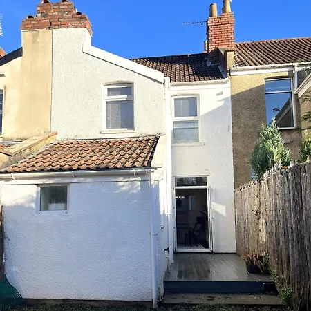 Restored Victorian With Private Garden *