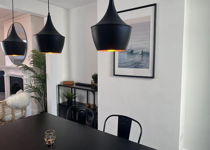 Holiday home Restored Victorian With Private Garden Bristol