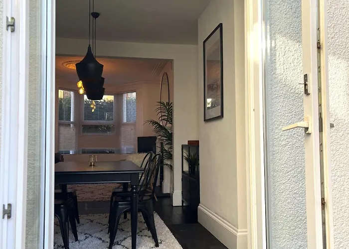 Holiday home Restored Victorian With Private Garden Bristol